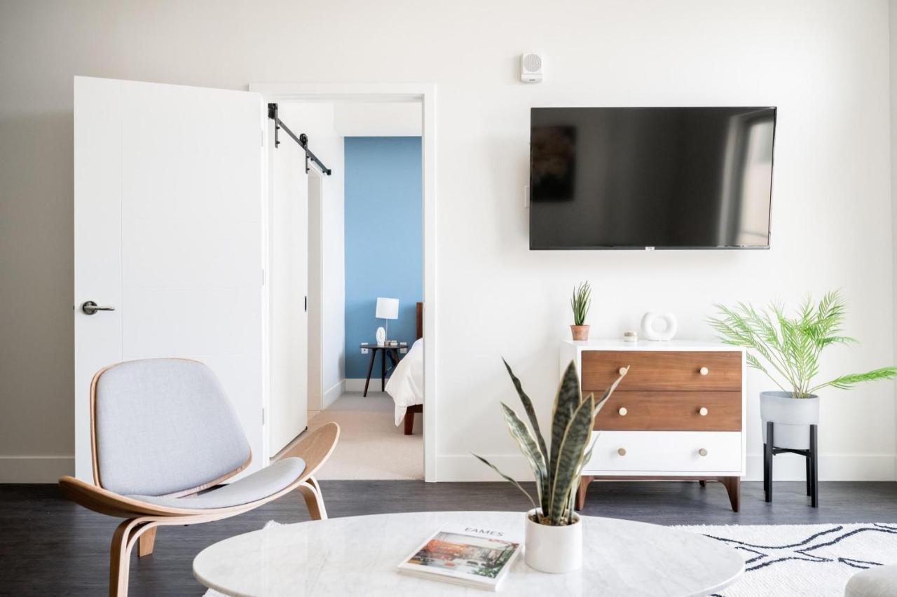 Skyline Blue Modern Loft - Zuni Lofts DEN